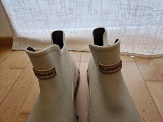 Botas de agua blancas