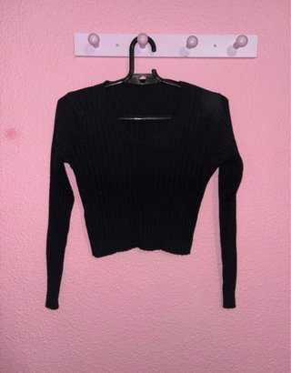Camiseta Negra Escote en Pico