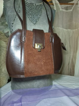 Bolso de hombro marrón