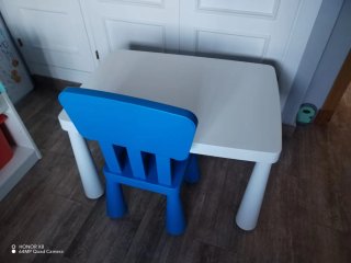 Mesa y silla infantil IKEA
