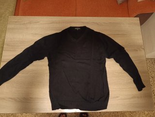 Jersey Negro Cuello V