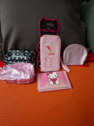 Set de 5 Monederos Hello Kitty