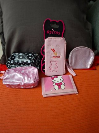 Set de 5 Monederos Hello Kitty