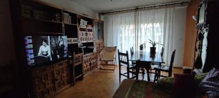 Mueble Castellano de Salón con Mesa y Sillas