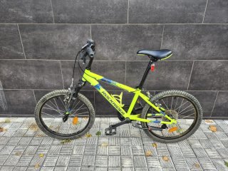 Bicicleta Rockrider 20 pulgadas de  6 a 9 años.