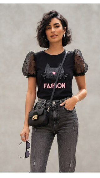 Camiseta negra con estampado de gato