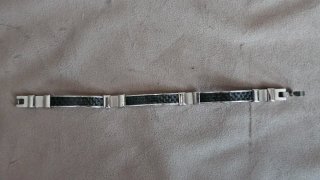 Pulsera de acero y fibra de carbono