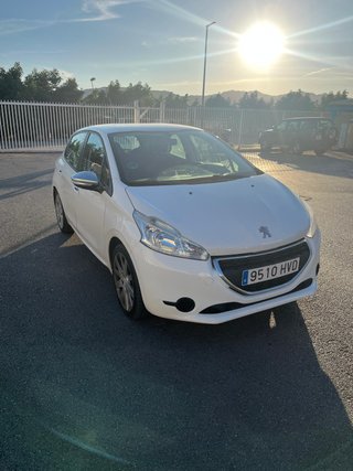 Peugeot 208 2013