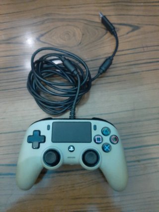 Mando PS4 Nacon