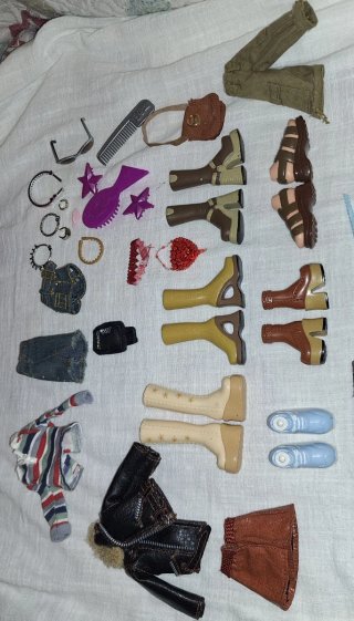 Set di Accessori e Abbigliamento per Bambole Bratz