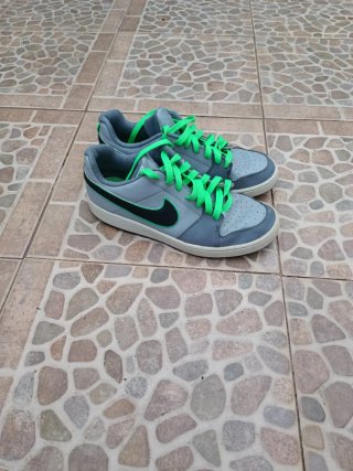 Nike Backboard II Grises y Verdes