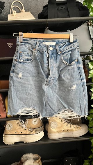 Falda vaquera desgastada talla 34