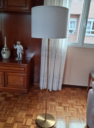 Lámpara de pie IKEA RINGSTA