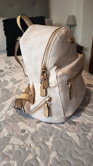 Mochila pequeña Guess beige