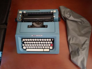 Máquina de escribir Olivetti Studio 46