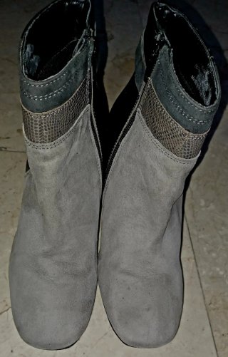 Botines Gallery Piel Gris Talla 37, como nuevos