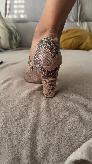 Zapatos de tacón Uterqüe piel serpiente