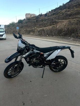 Peugeot XP6 Supermotard 50cc
