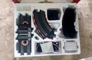 Scalextric Carrera GO!!! Ferrari Champions