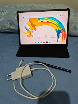 Tablet con custodia protettiva