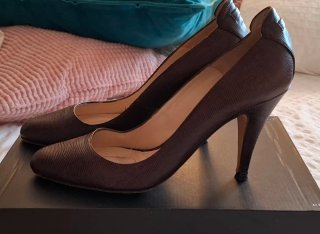 Zapatos de tacón marrones