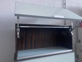 Vetrine da cucina in vetro con luce LED