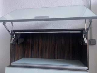 Vetrine da cucina in vetro con luce LED