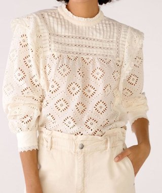 Blusa romántica beige