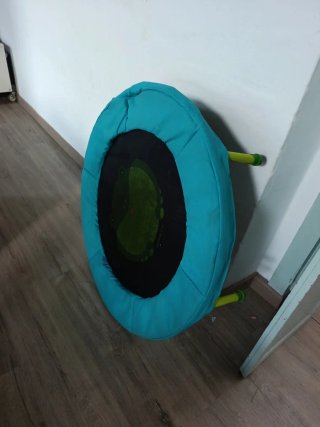 Cama elástica infantil azul de Decathlon