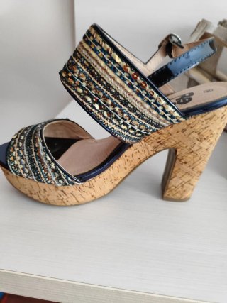 Zapatos de fiesta con cuña