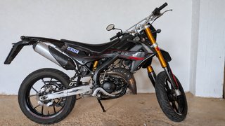 Rieju MRT 50 PRO 2022 Supermotard Negra/Roja