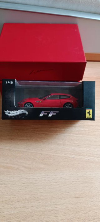 Ferrari FF Hot Wheels Elite 1:43