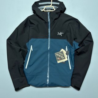 Chaqueta Arc'teryx Gore-Tex Negra y Azul