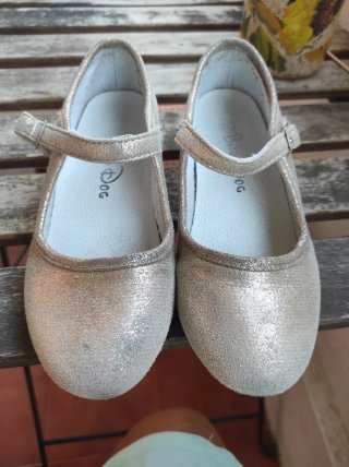 Zapatos niña de tacon dorados