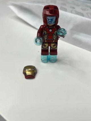 Minifigura LEGO Iron Man Mark 43