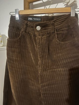Pantalón de pana marrón Zara
