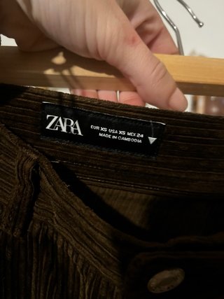 Pantalón de pana marrón Zara