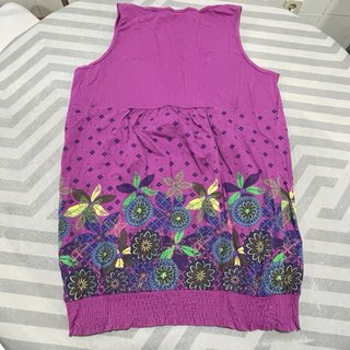 Camiseta sin mangas morada con flores, talla 42-44