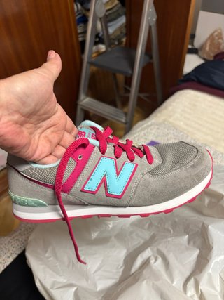 Zapatillas New Balance Mujer Gris y Rosa