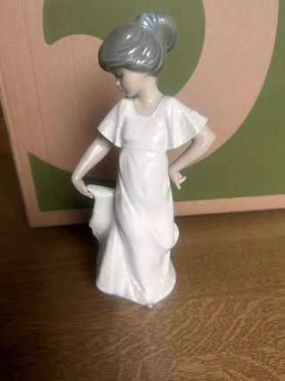 Figura de Porcelana Nao by Lladró