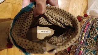 Botines Boho con Flecos y Detalles Étnicos
