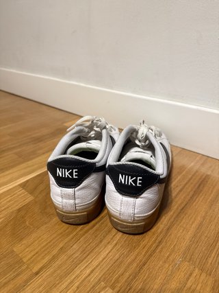 Zapatillas Nike Blancas y Negras