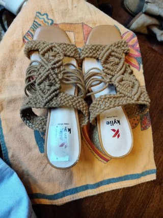 Botas piel marrones, sandalias, botines, etc