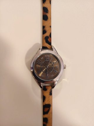 Reloj de mujer con estampado de leopardo