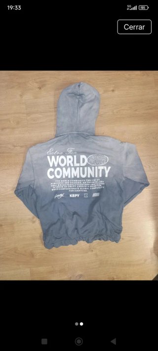 Sudadera con capucha gris