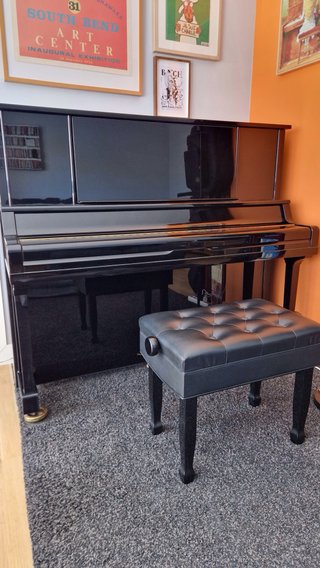 Piano Vertical Yamaha UX30A (Serie X Profesional)