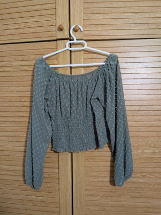 Blusa verde manga larga con textura