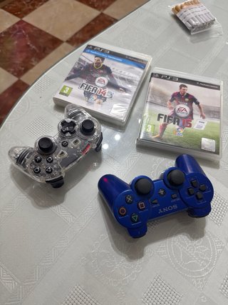 PS3 FIFA 14 y FIFA 15 + 2 mandos