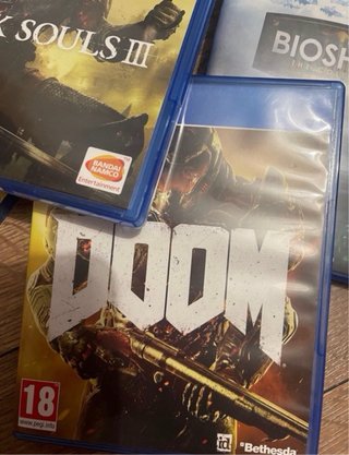 Consegna di videogiochi per PS4 e PS5