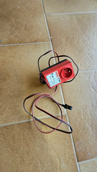 Ferve F-SB Cargador Batería Coche